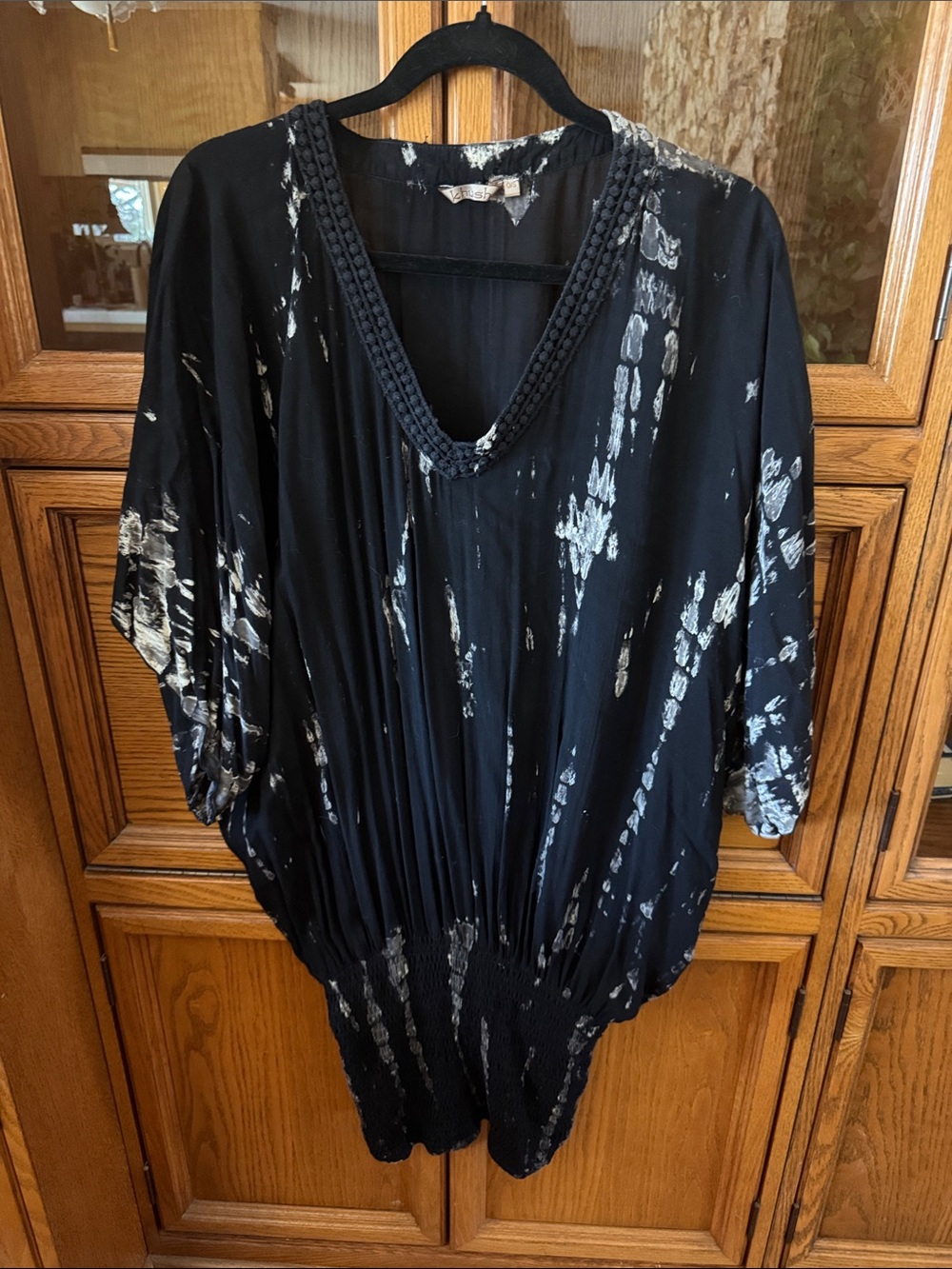 Women's Black Tie-Dye V-Neck Top with Smocked Hem